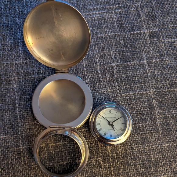 Travel clock - Picture 2 of 5